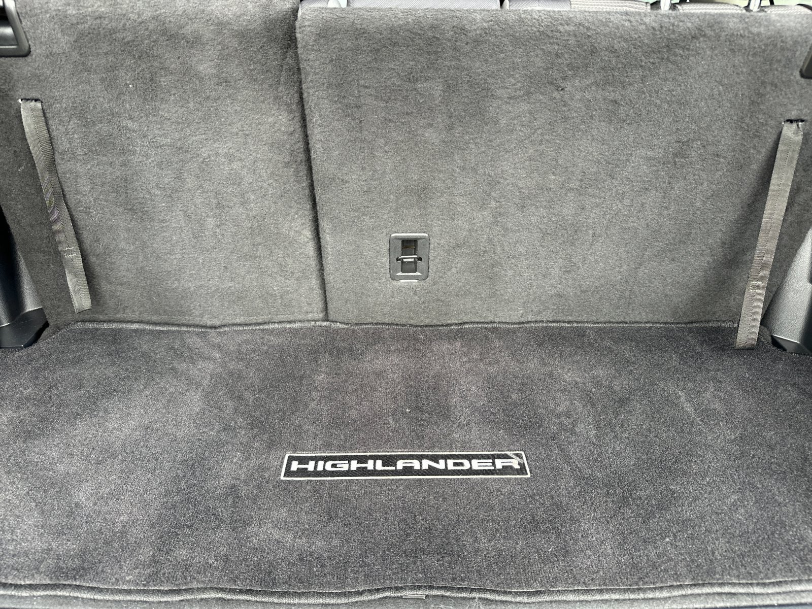 Used 2023 Toyota Highlander LE AWD/4WD image 15