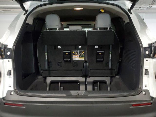 Used 2026 Toyota Sienna XLE AWD/4WD image 22
