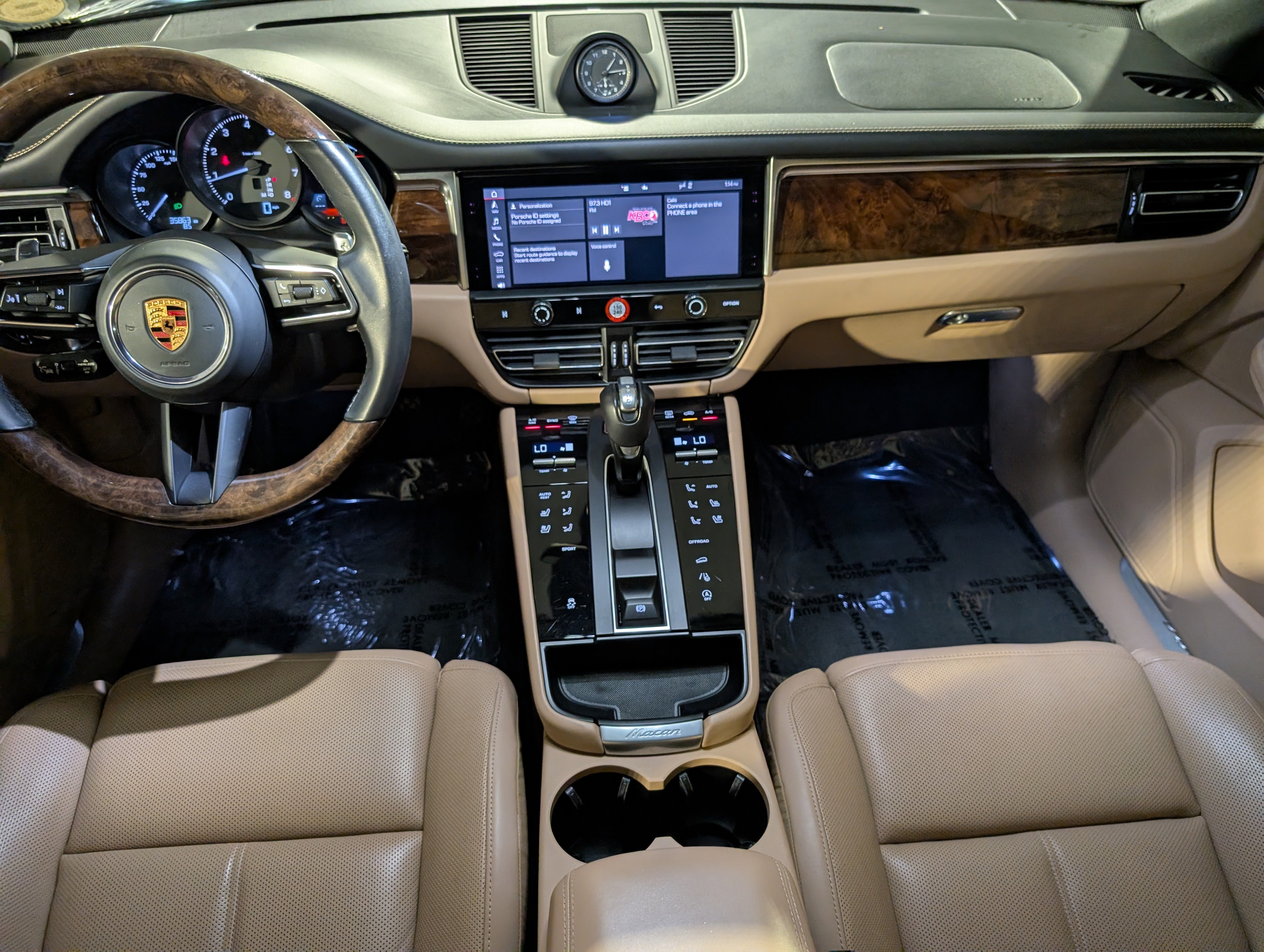 Certified 2023 Porsche Macan AWD/4WD image 7