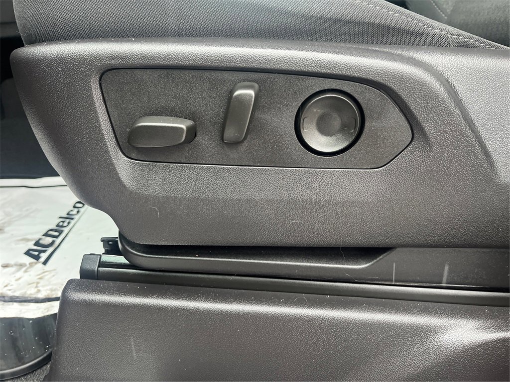 Used 2025 Chevrolet Silverado 1500 LT image 42