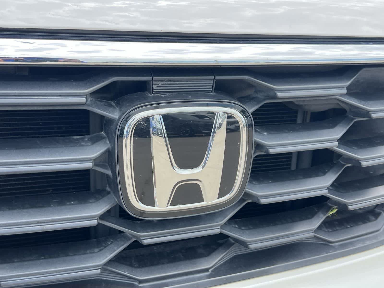 Used 2025 Honda Pilot EX-L image 16