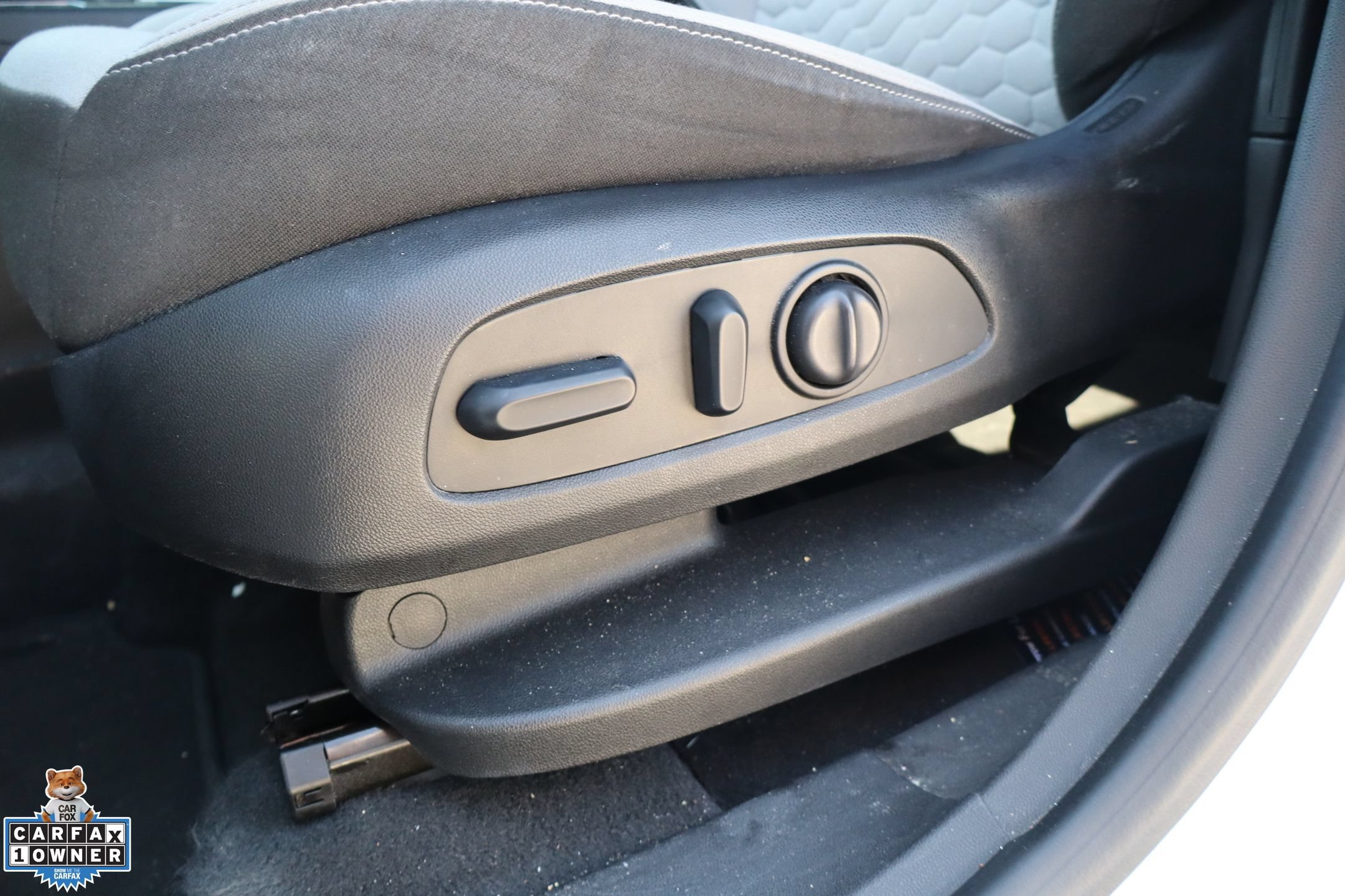 Used 2020 Chevrolet Equinox LT FWD image 13