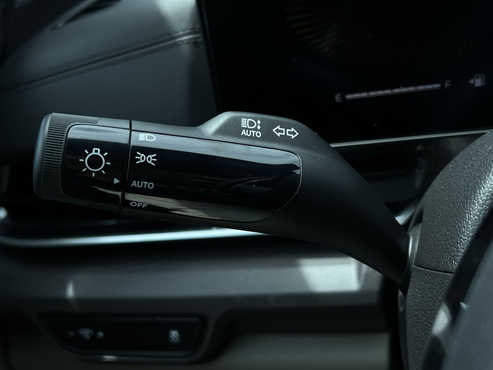 New 2026 Kia Carnival EX FWD image 28