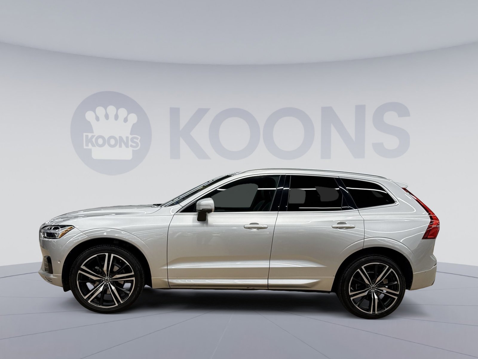 Used 2018 Volvo XC60 T5 R-Design w/ Convenience Package AWD/4WD image 7