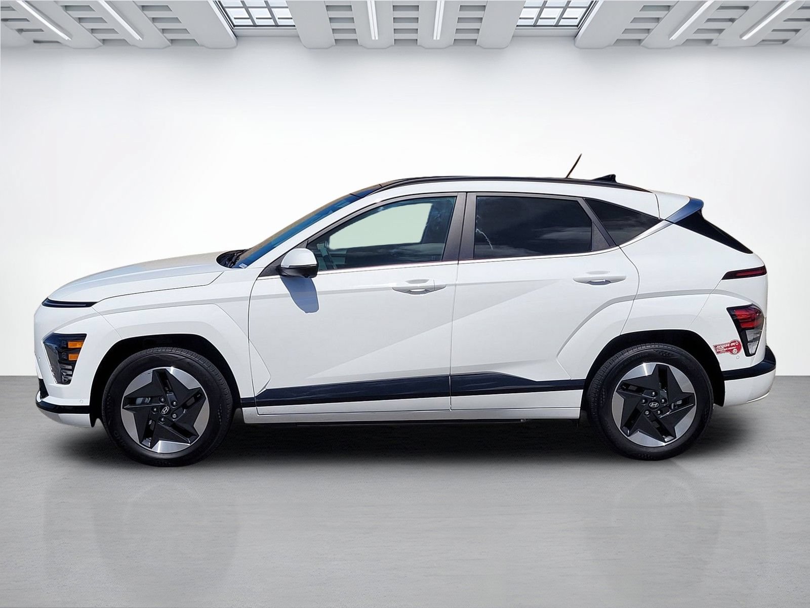 Certified 2024 Hyundai Kona Limited FWD image 7