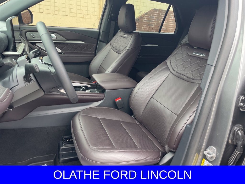 New 2026 Ford Explorer Platinum w/ LUX Leather Package AWD/4WD image 8