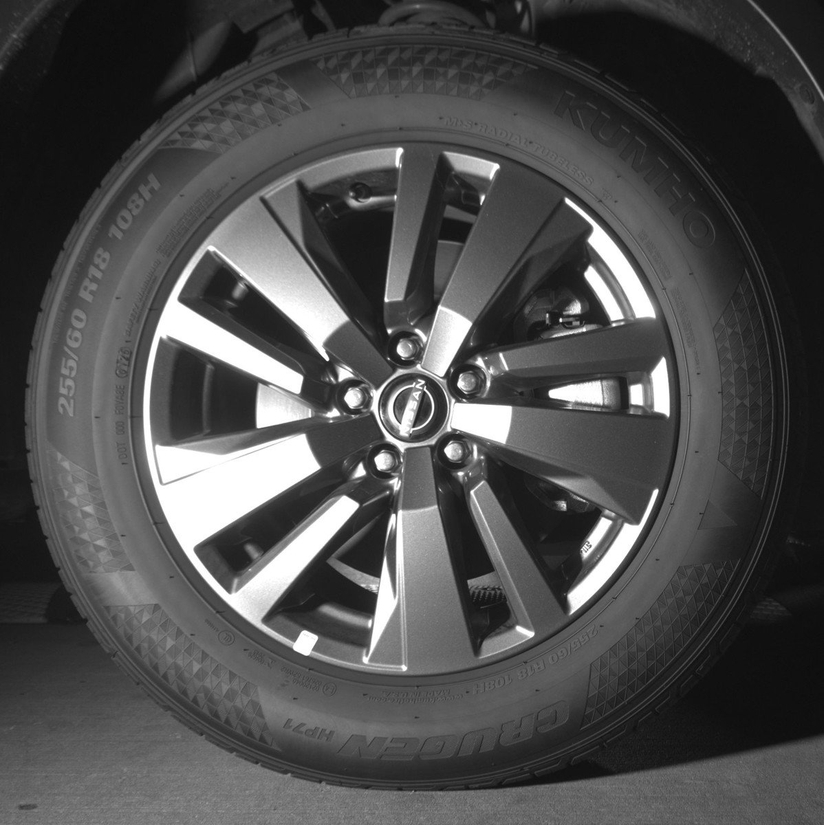 Used 2025 Nissan Pathfinder SV image 13