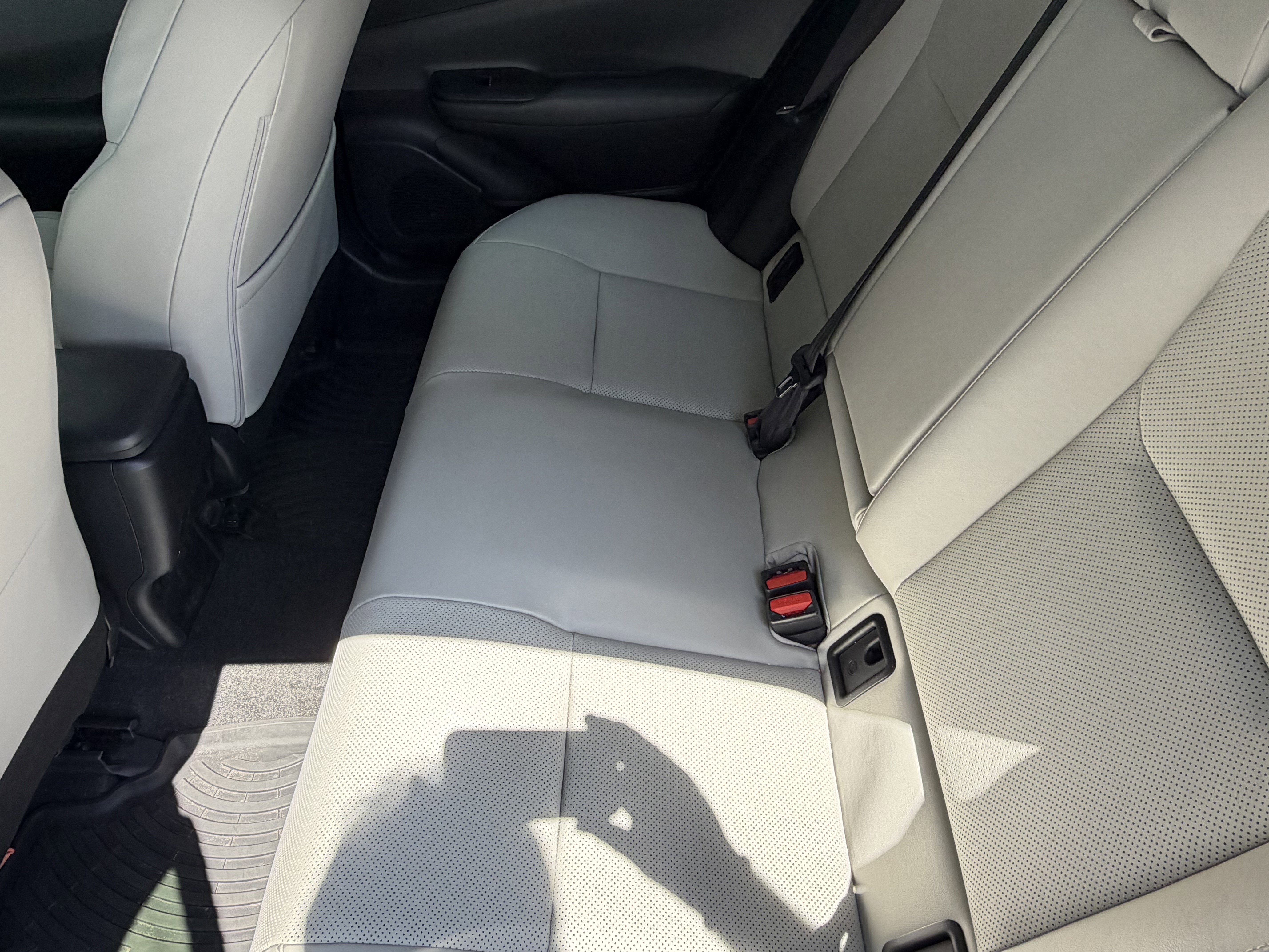 Used 2024 Toyota Prius XLE FWD image 31