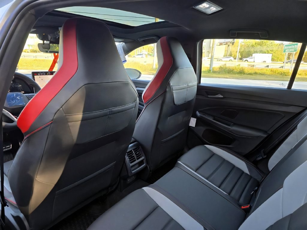 New 2026 Volkswagen GTI SE FWD image 23