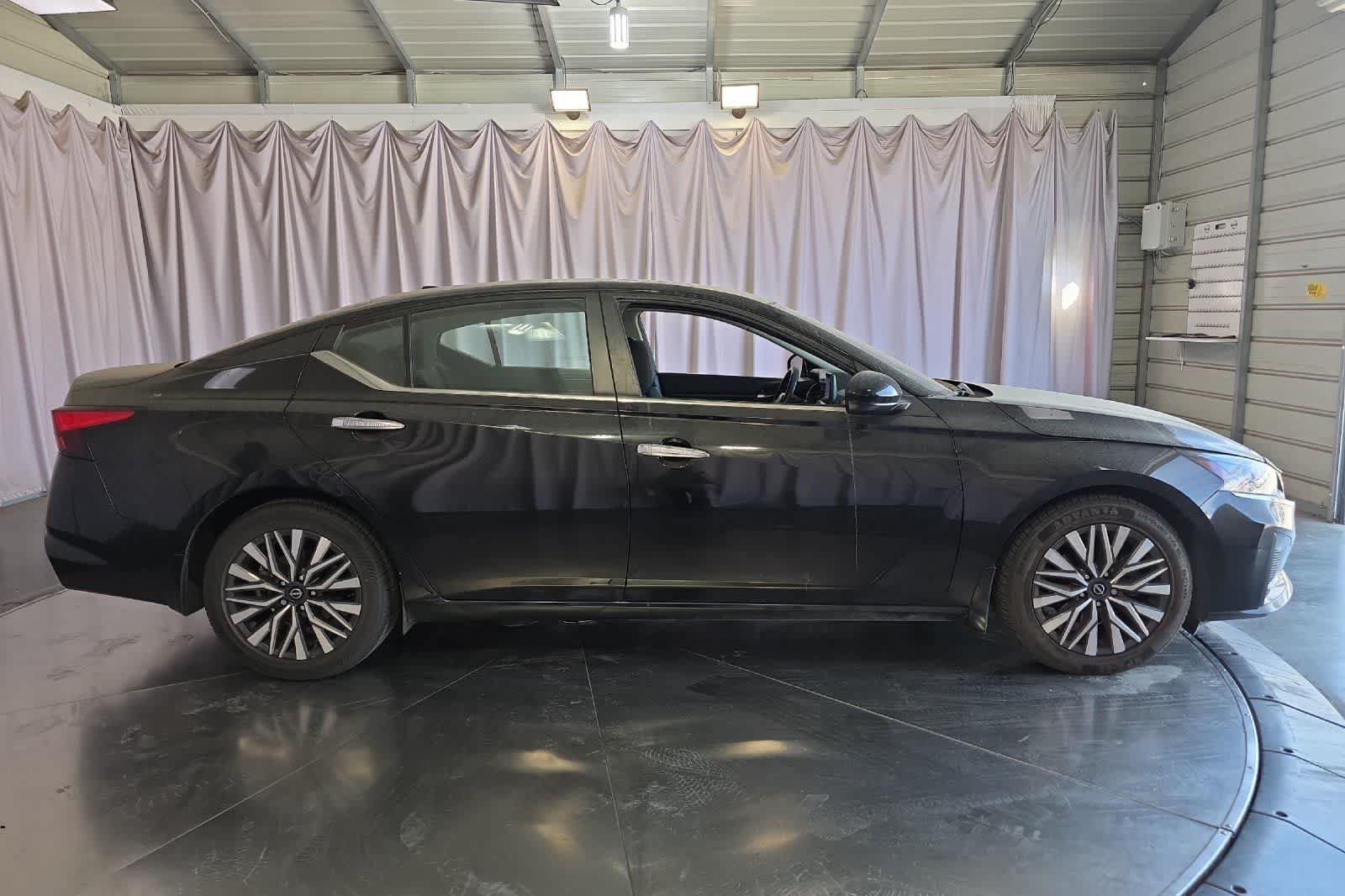 Used 2024 Nissan Altima 2.5 SV w/ SV Premium Package FWD image 9