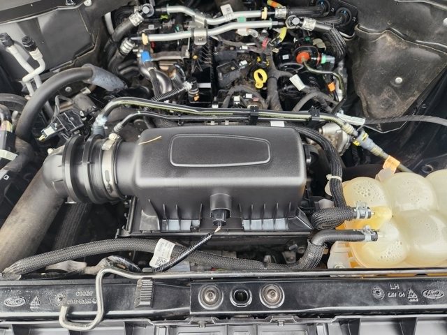 Used 2023 Ford Explorer XLT image 31