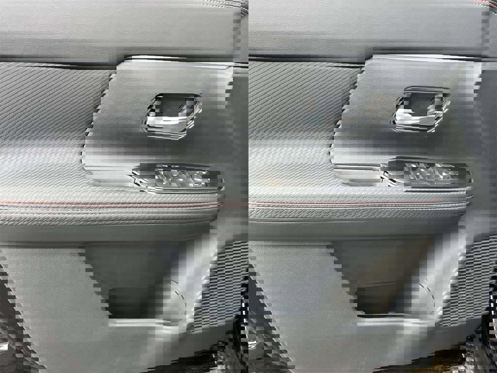 New 2026 Nissan Kicks SR w/ Cold Weather Package image 24