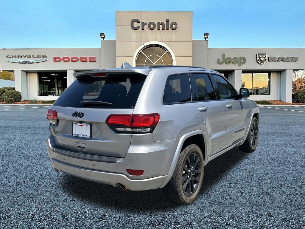 Used 2021 Jeep Grand Cherokee Laredo X image 3