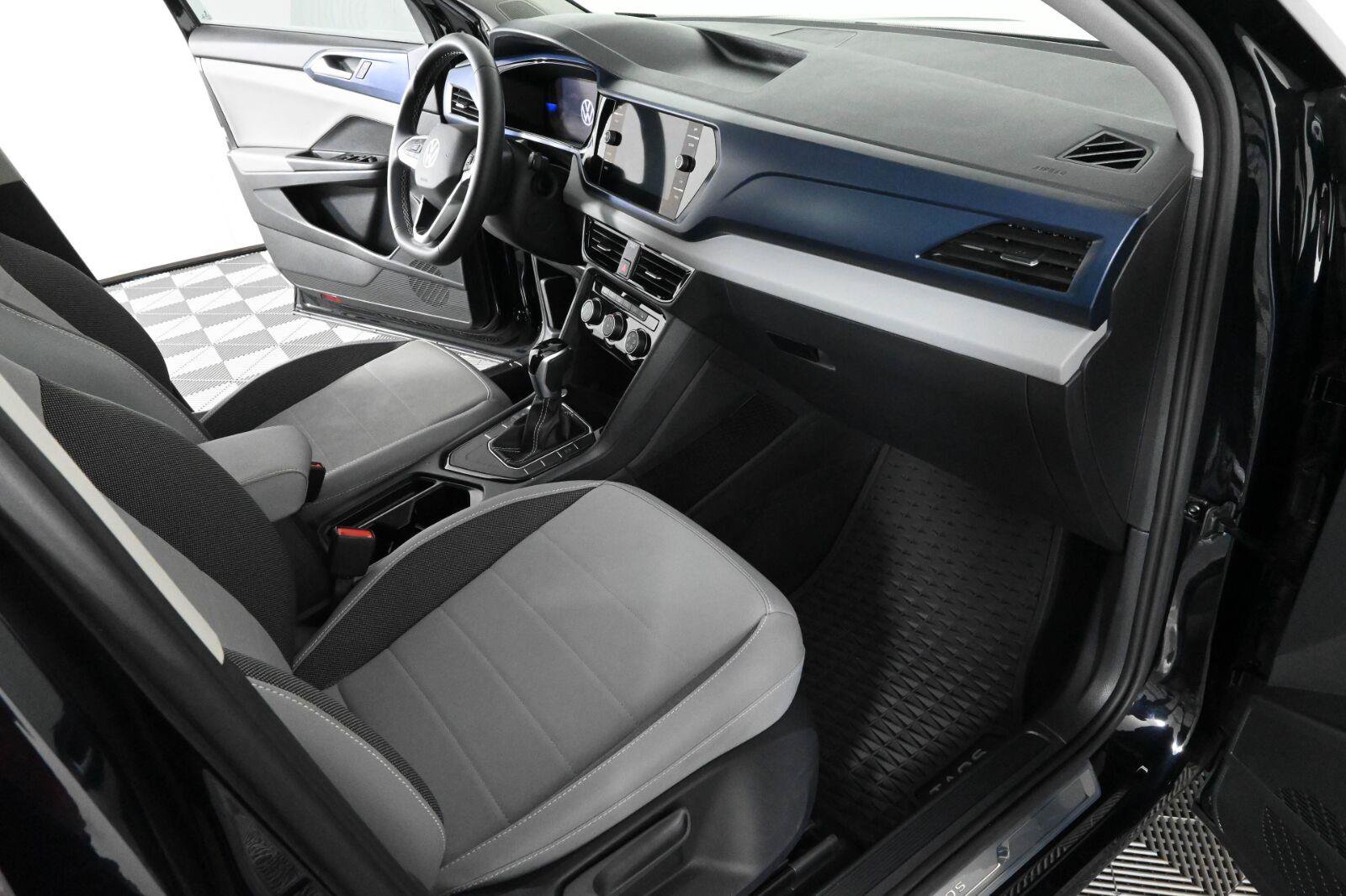 Certified 2023 Volkswagen Taos SE FWD image 10