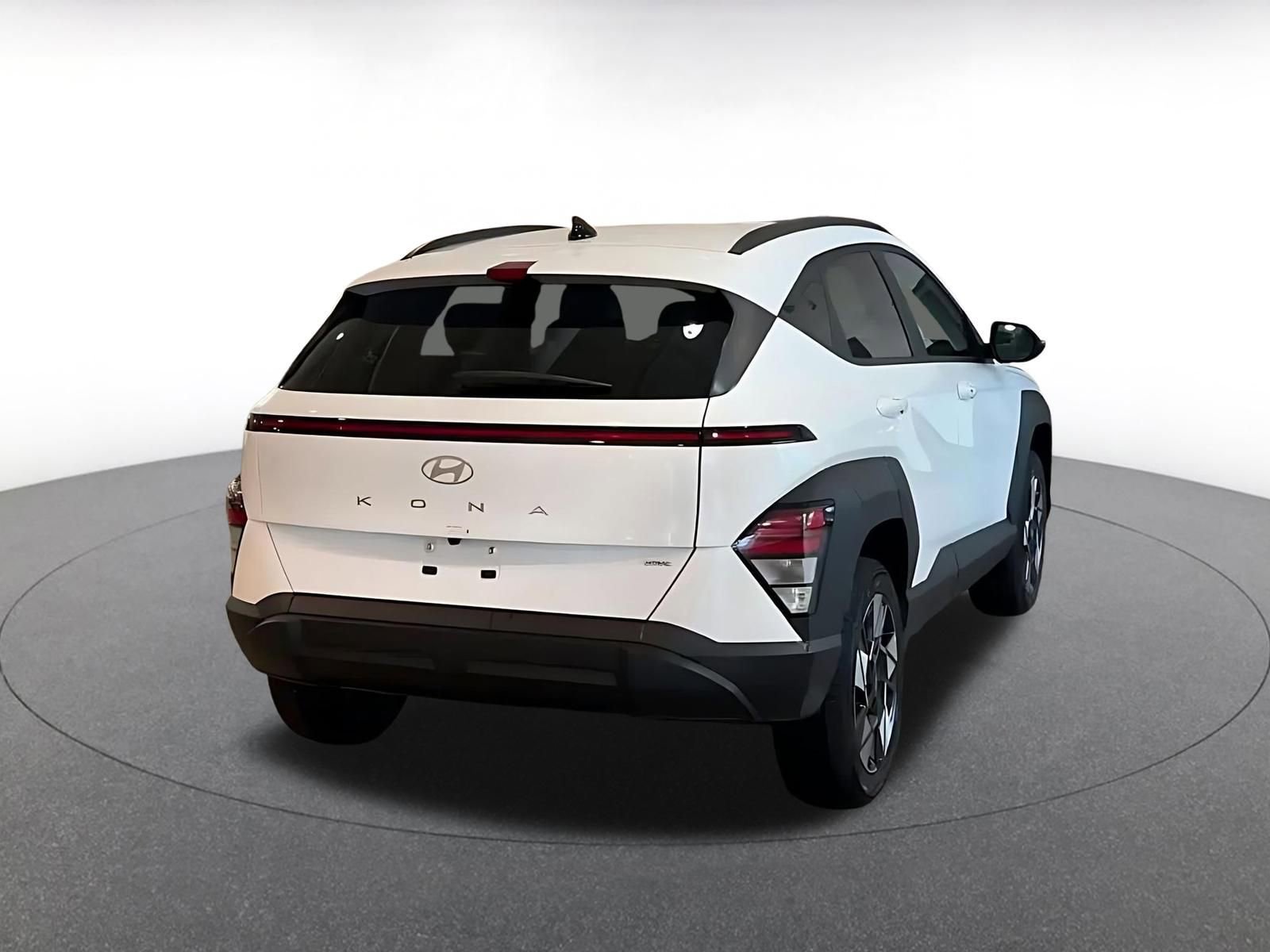 Used 2025 Hyundai Kona SEL image 14