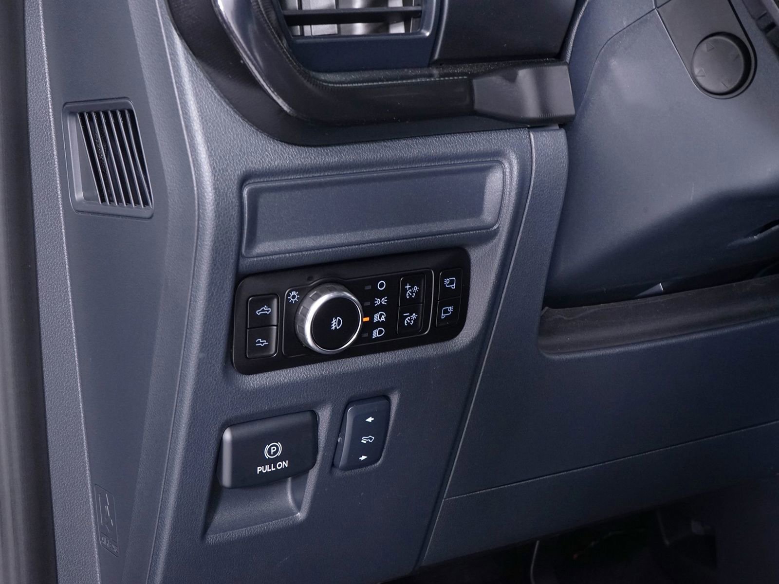 Used 2025 Ford F150 Raptor w/ Equipment Group 803A Raptor R image 31