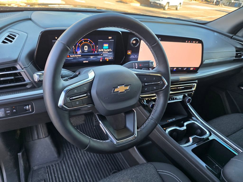 New 2026 Chevrolet Traverse LT w/ LPO, Floor Liner Package FWD image 13