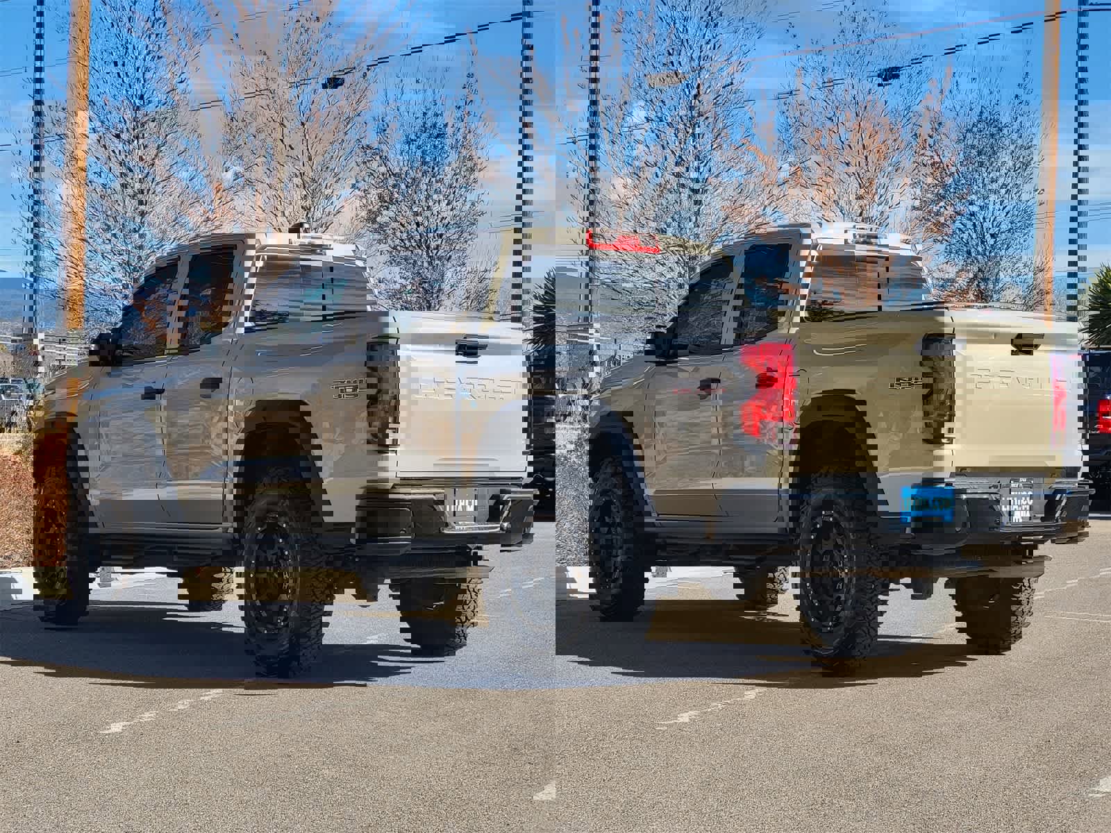 Used 2024 Chevrolet Colorado Trail Boss w/ Technology Package image 7