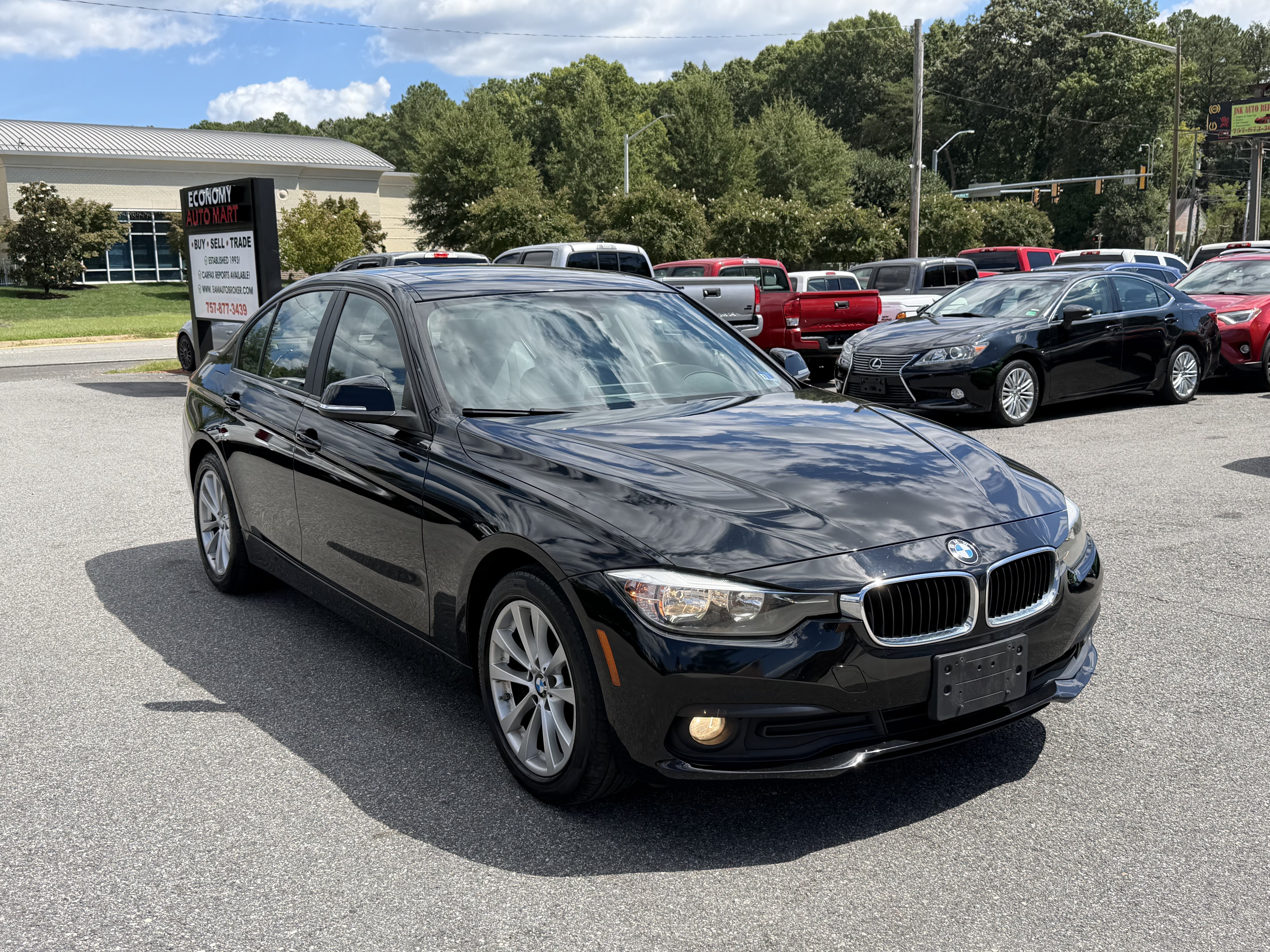 Used 2016 BMW 320i Sedan RWD image 4