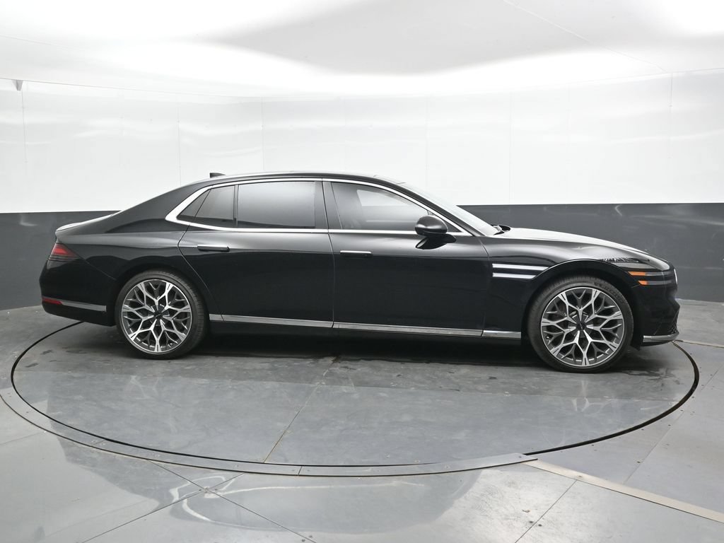 Used 2023 Genesis G90 3.5T AWD/4WD image 3
