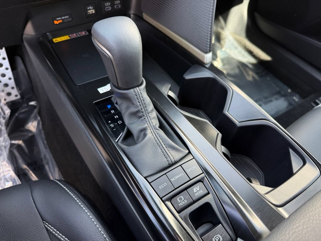 Used 2026 Toyota Camry SE w/ Convenience Package FWD image 25