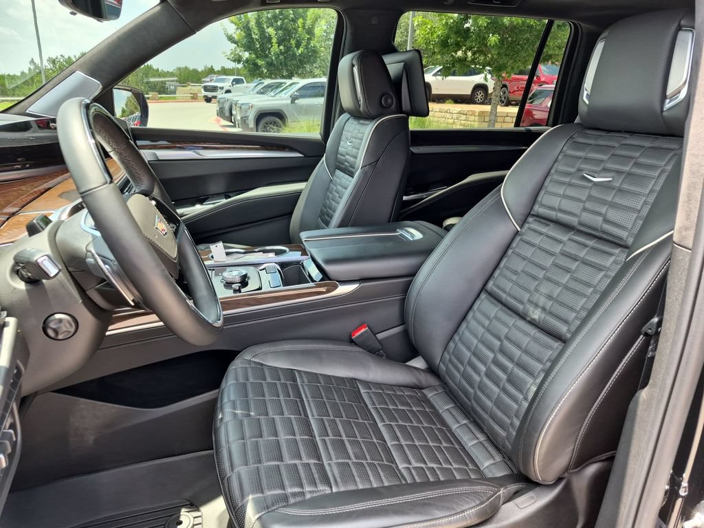 Used 2025 Cadillac Escalade ESV Sport Platinum w/ LPO, ONYX Package AWD/4WD image 20