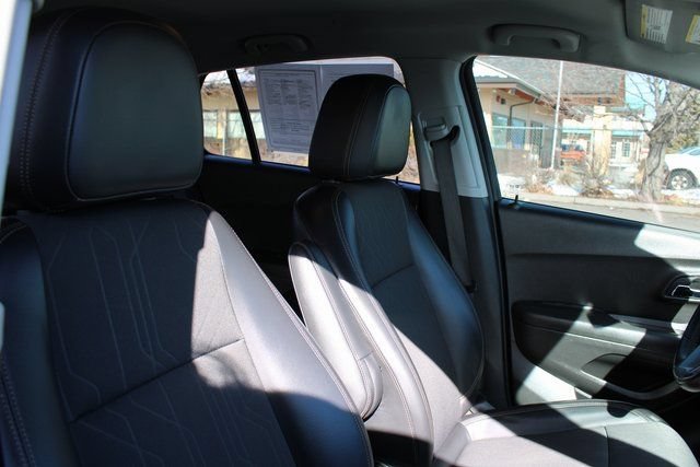 Used 2022 Chevrolet Trax LT w/ LT Convenience Package FWD image 19