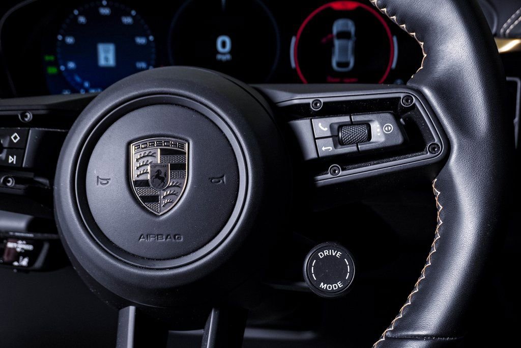 Certified 2025 Porsche Macan Turbo Electric image 20