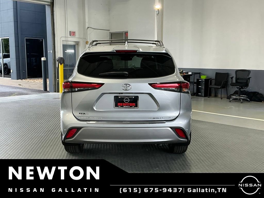 Used 2023 Toyota Highlander Platinum AWD/4WD image 5