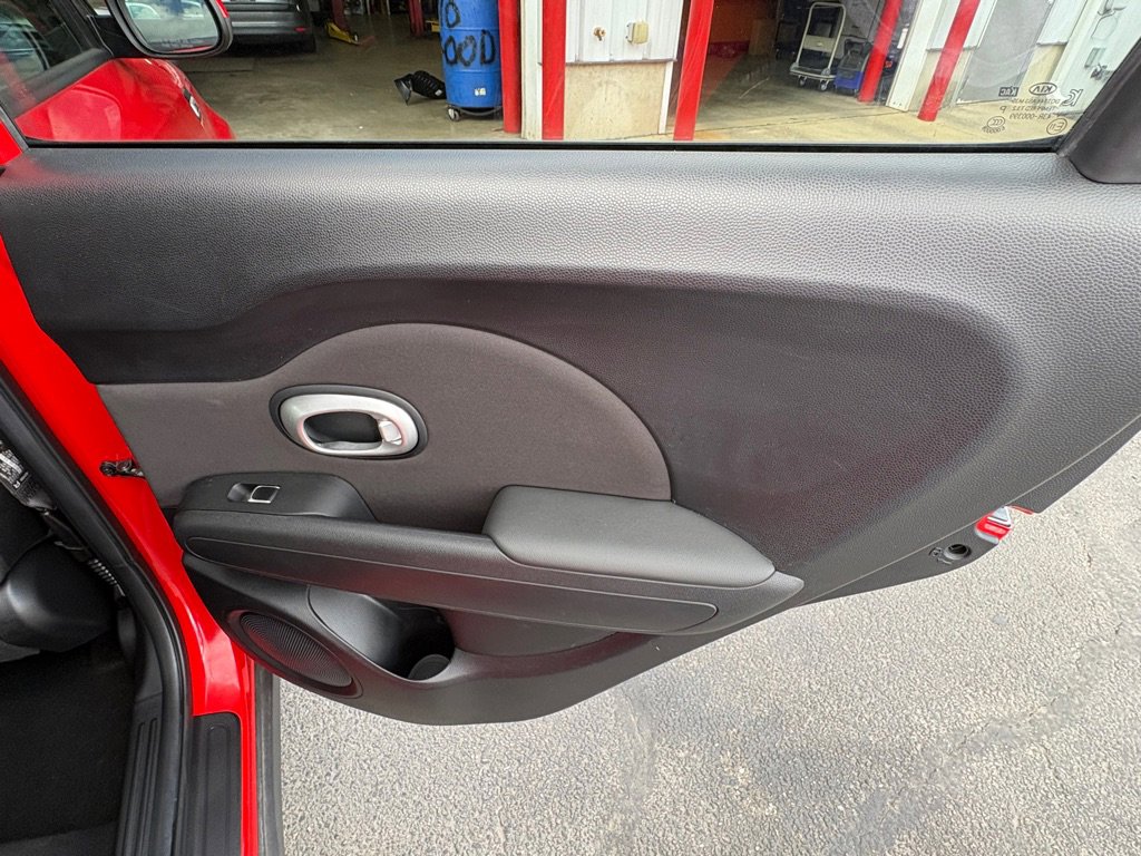 Used 2019 Kia Soul + image 15