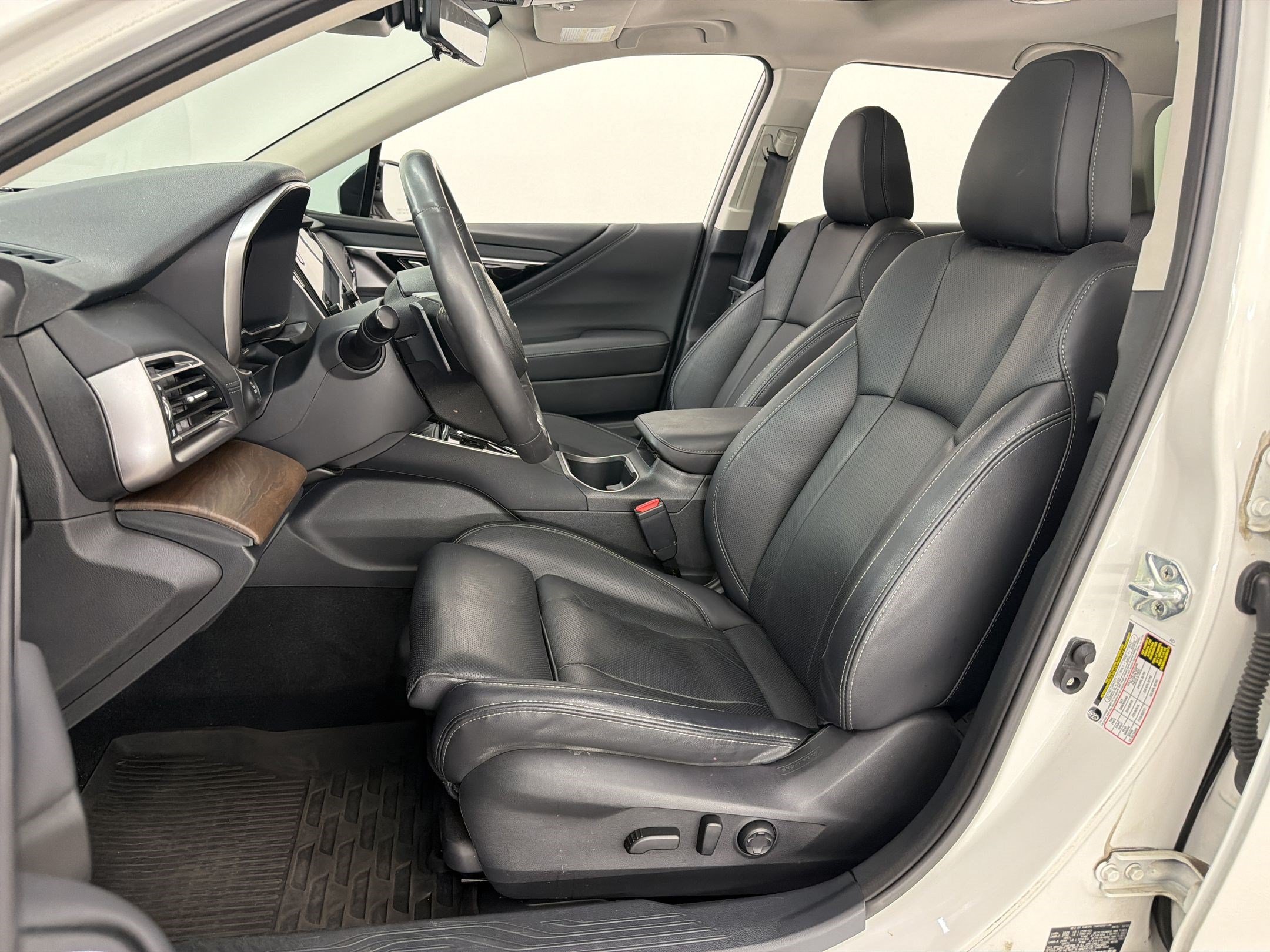 Used 2024 Subaru Outback Touring XT AWD/4WD image 5