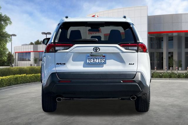 Used 2022 Toyota RAV4 XLE FWD image 5