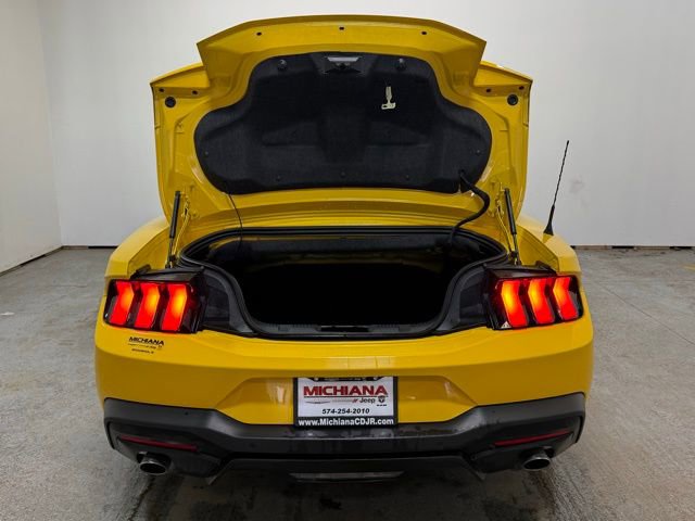 Used 2024 Ford Mustang Premium image 9