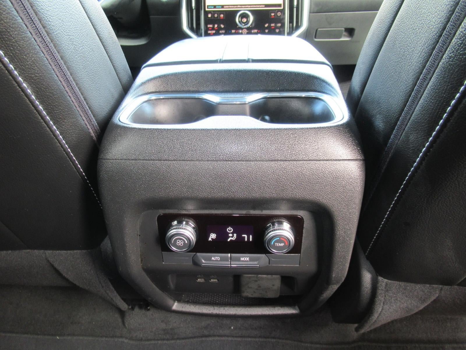 Used 2025 GMC Acadia Elevation FWD image 33