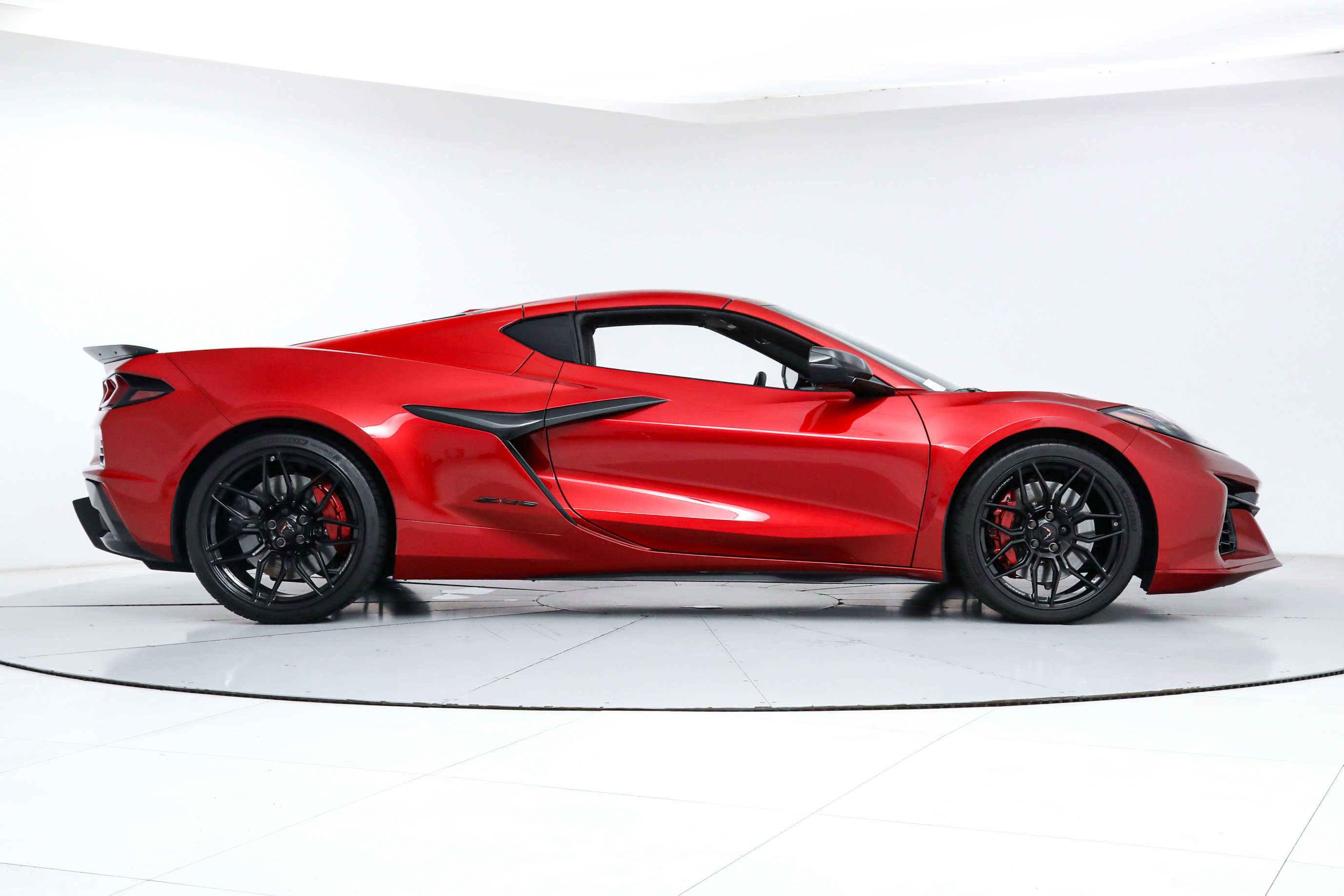 Used 2025 Chevrolet Corvette Z06 w/ Stealth Interior Trim Package image 8