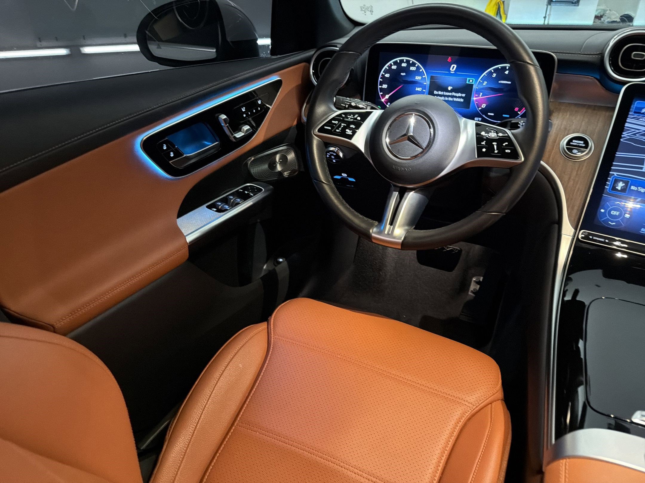 Used 2024 Mercedes-Benz GLC 300 image 28