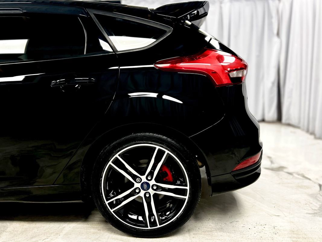 Used 2016 Ford Focus ST image 11