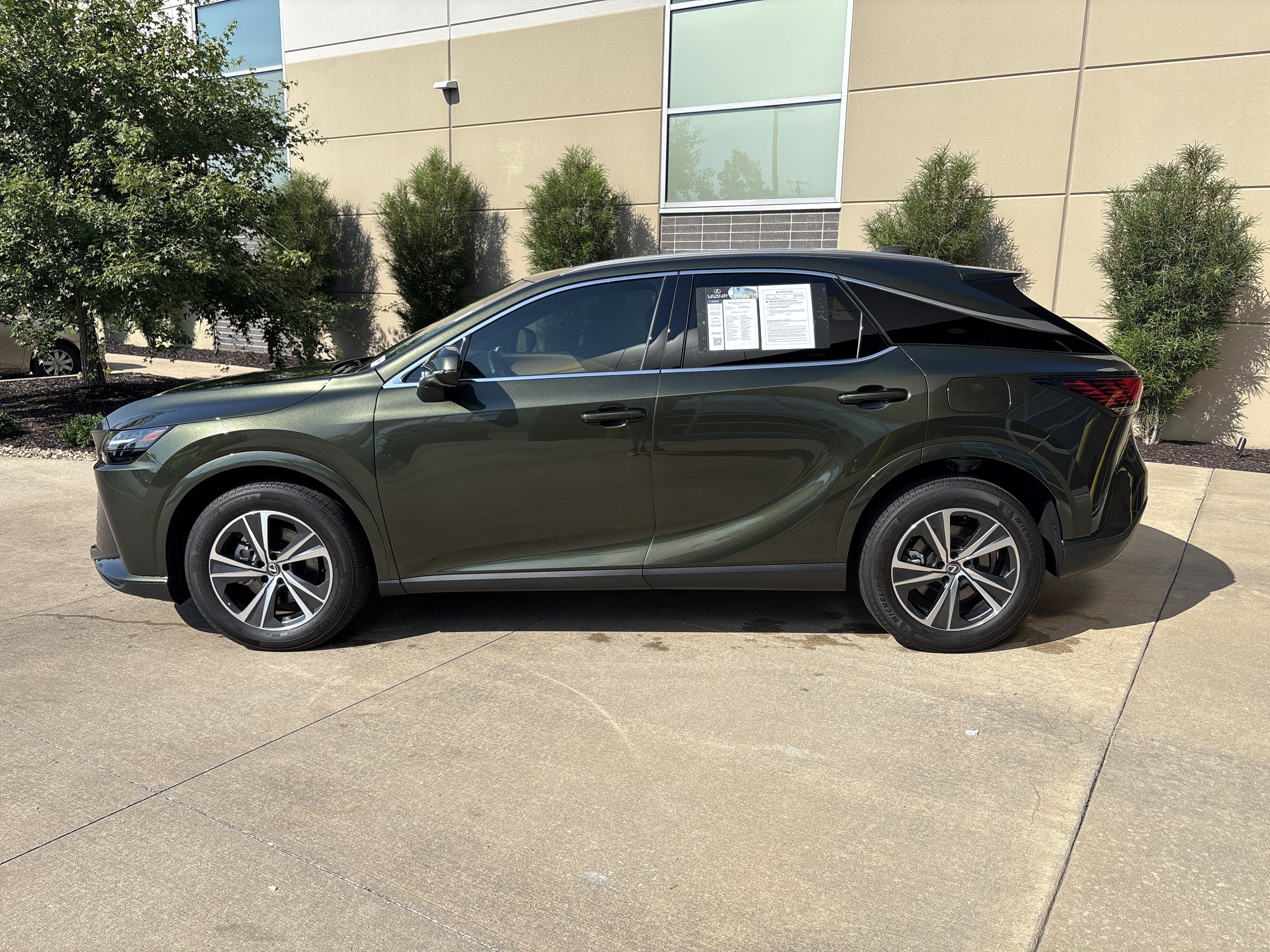 Certified 2025 Lexus RX 350h AWD/4WD image 7