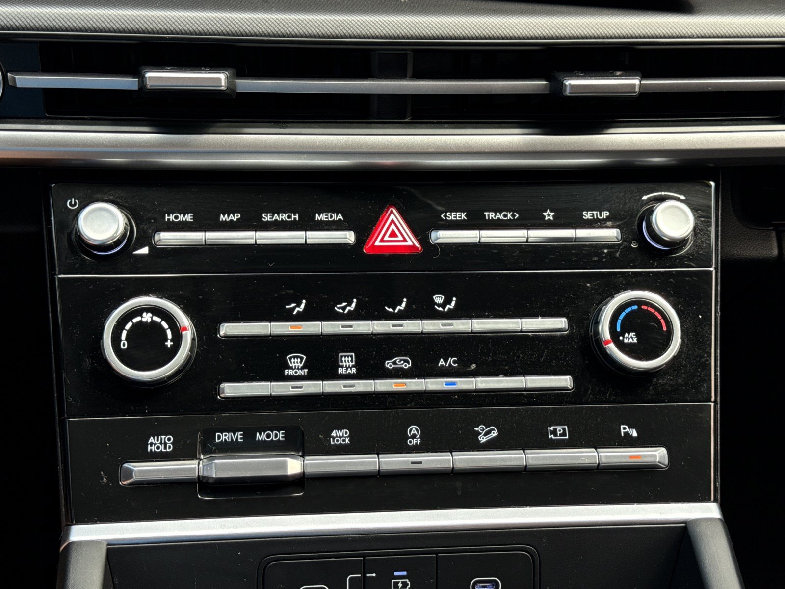 Certified 2024 Hyundai Santa Fe SE AWD/4WD image 27
