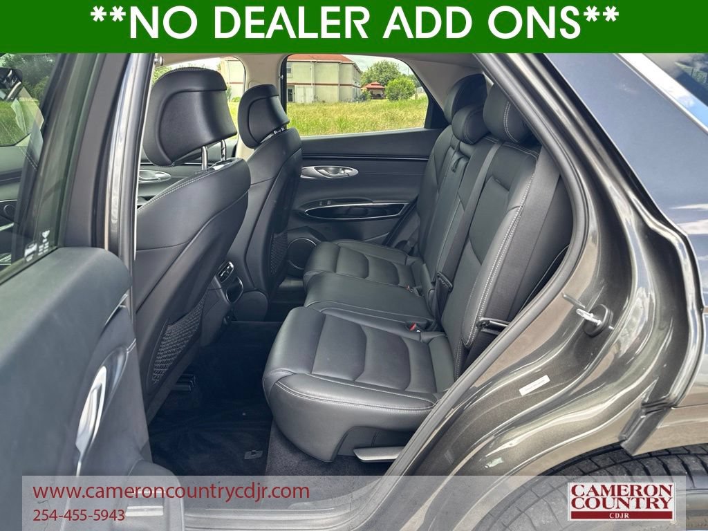 Used 2025 Genesis GV70 2.5T AWD/4WD image 14