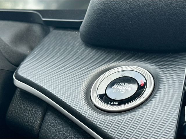 Used 2024 Jeep Grand Cherokee Altitude RWD image 32