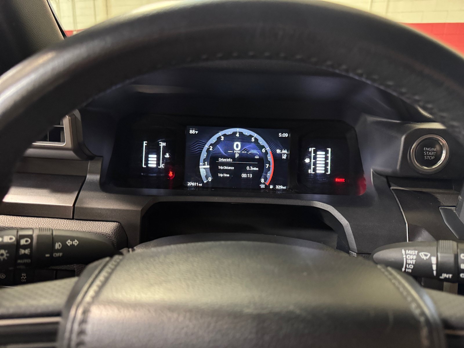 Certified 2025 Toyota 4Runner SR5 AWD/4WD image 10