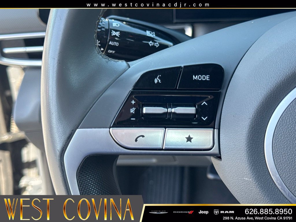 Used 2025 Hyundai Elantra SEL FWD image 19
