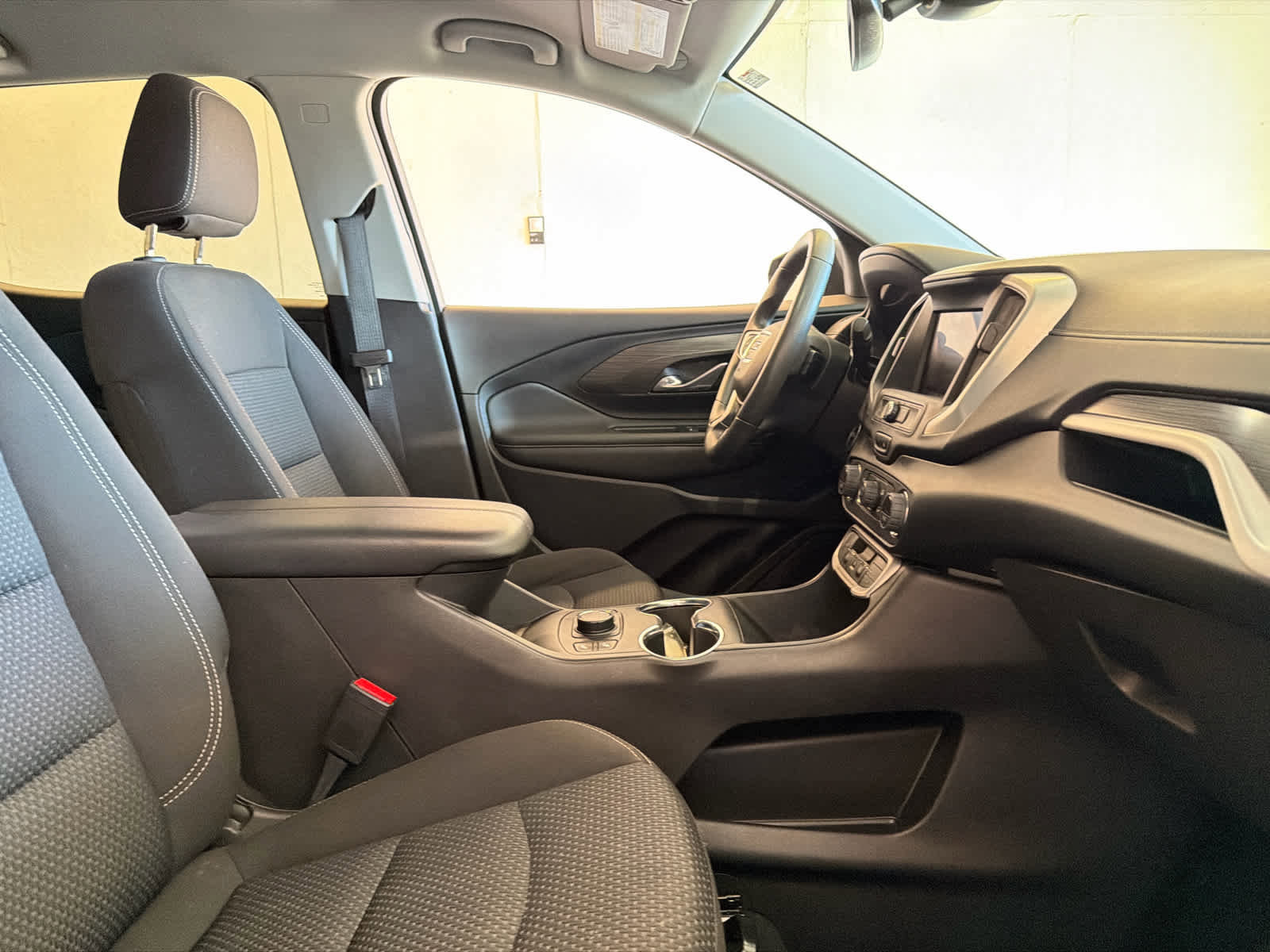 Used 2023 GMC Terrain SLE w/ Driver Convenience Package FWD image 25