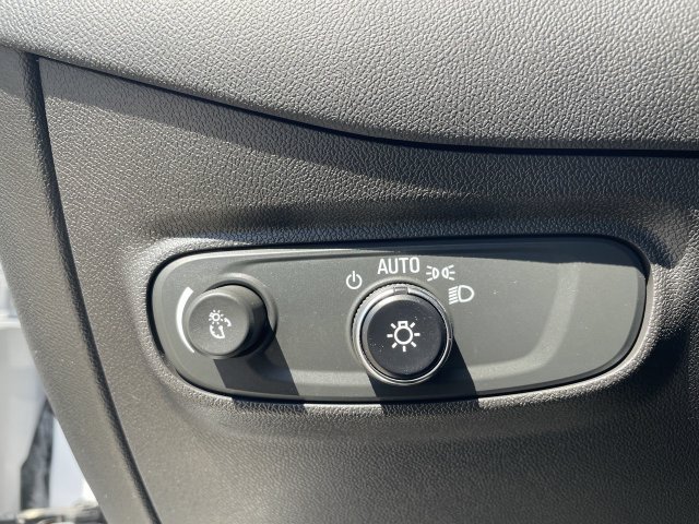 Used 2023 Chevrolet Equinox LT w/ Driver Convenience Package AWD/4WD image 34