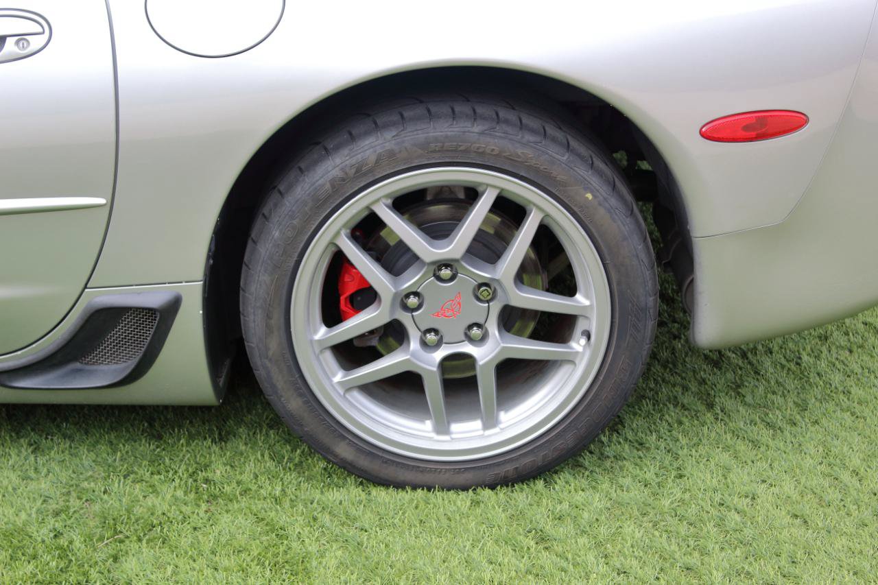 Used 2004 Chevrolet Corvette Z06 w/ Memory Package RWD image 24