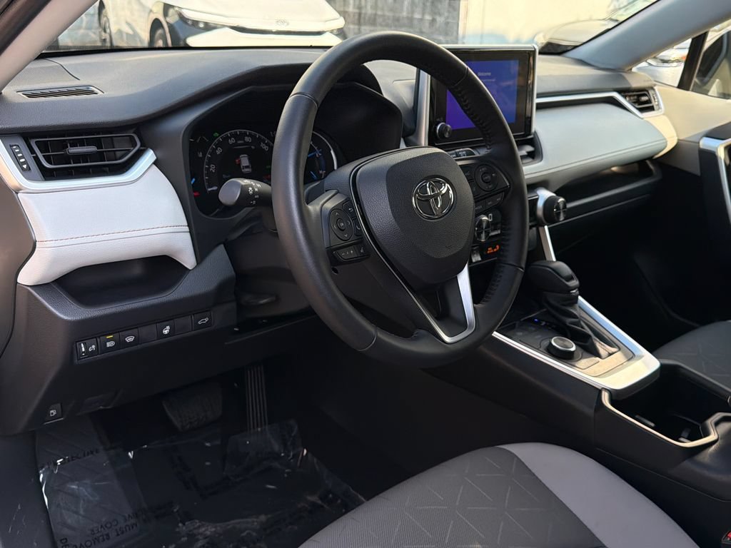 Used 2025 Toyota RAV4 XLE w/ Convenience Package AWD/4WD image 22
