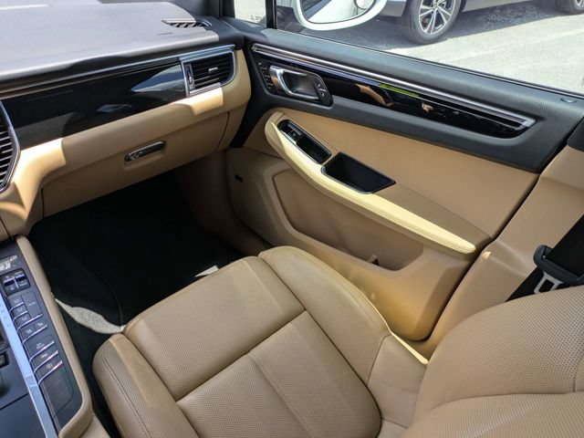 Used 2018 Porsche Macan Sport Edition AWD/4WD image 18