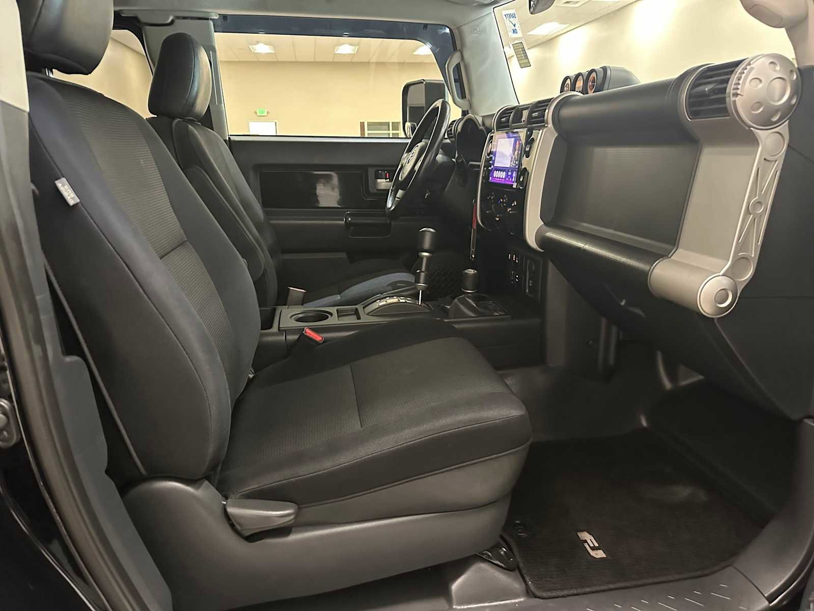 Used 2014 Toyota FJ Cruiser 4WD w/ Upgrade Package image 25