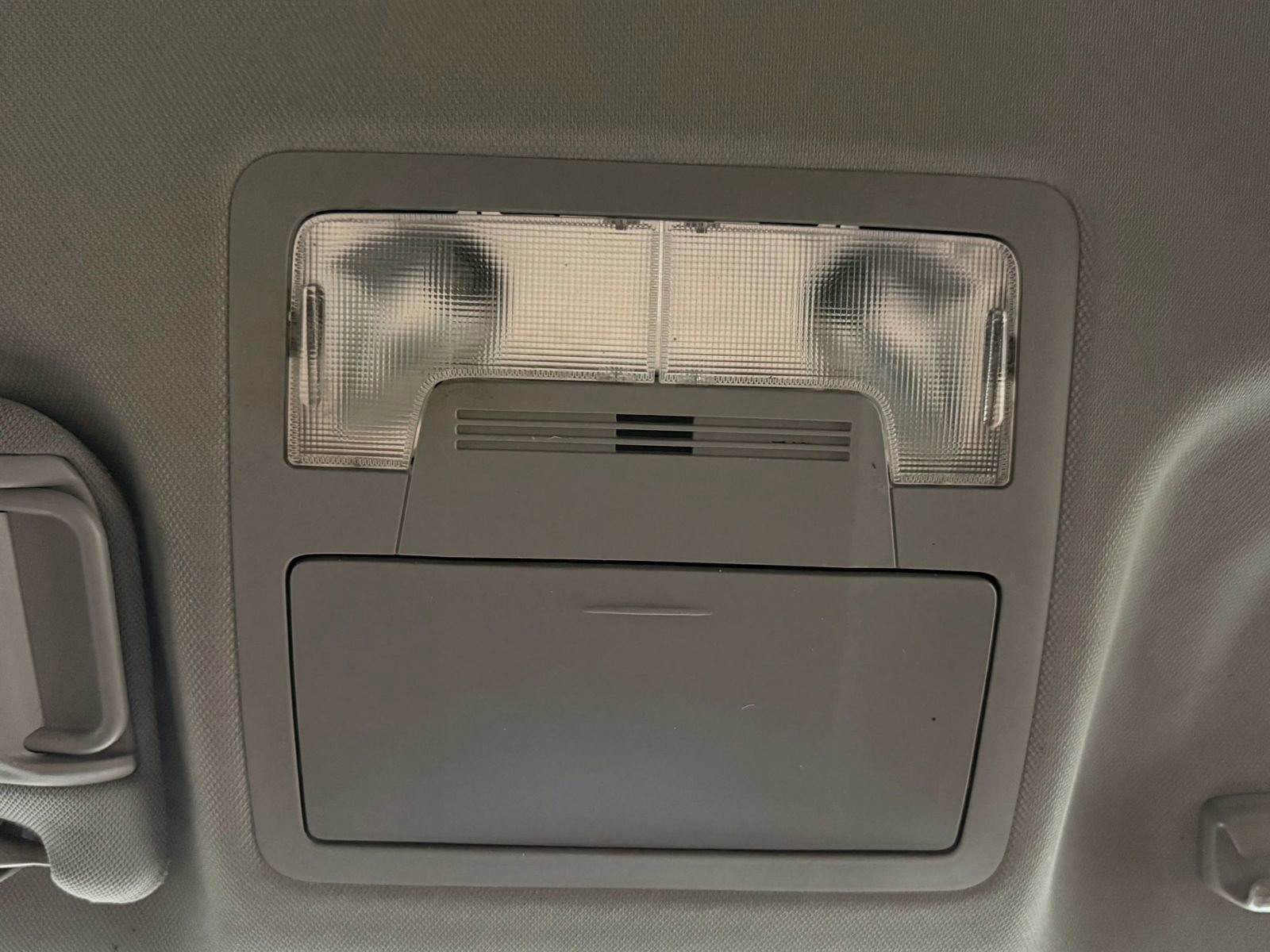 Used 2017 Toyota Camry SE image 37